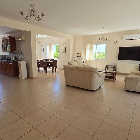 Villa Dafni Paralimni Exterior photo